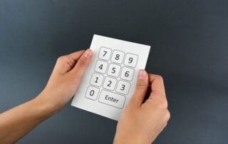 Μολύβι και χαρτί VS πληκτρολογίου: Τι ωφελεί τον εγκέφαλο;