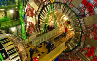 Ιστορική στιγμή στο CERN – Φυσικοί ανακάλυψαν νέο σωματίδιο που μοιάζει με το πρωτόνιο